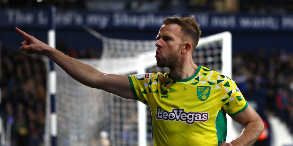 Norwich offer to sign Rhodes on a free transfer