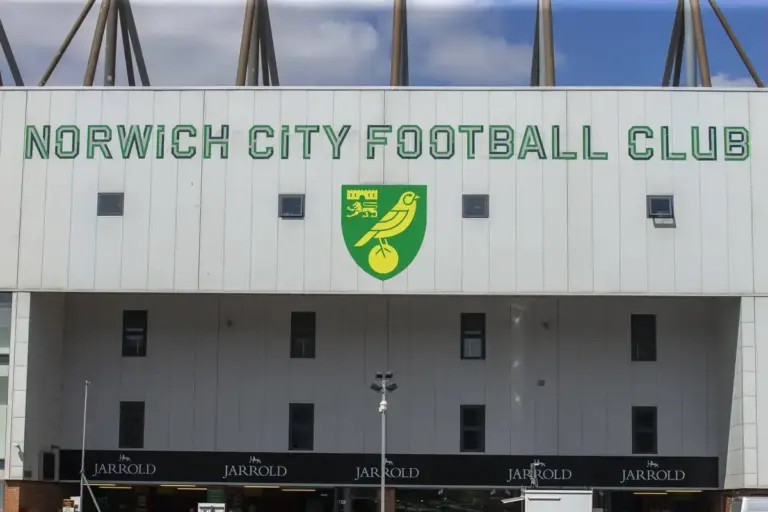 Jeremiah Sinclair-Brown signs professional contract with Norwich City
