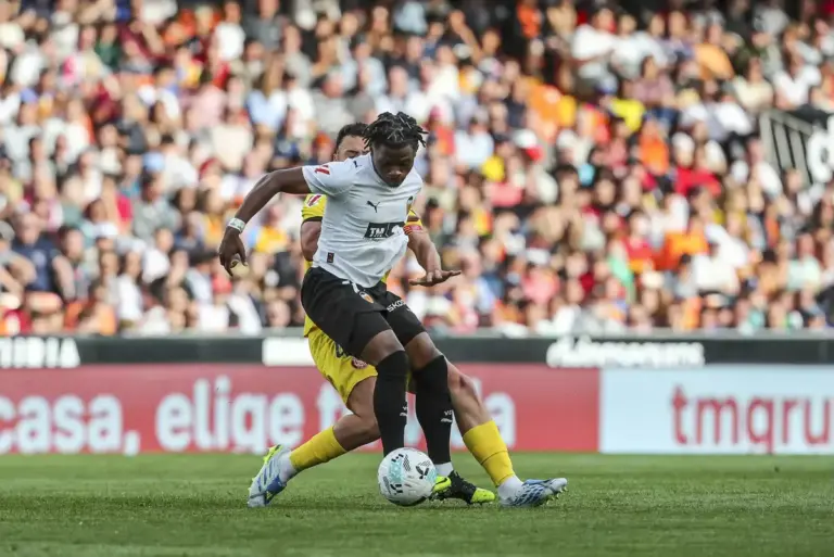 Norwich City considering deal to sign Leeds United forward