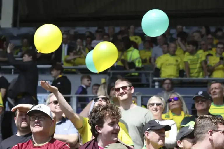 Norwich City Fans Social Club raises £15,500
