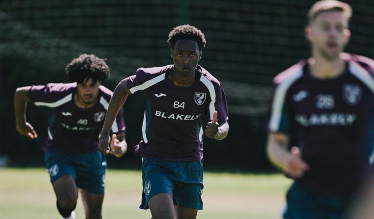 Oscar Schwartau And Andre Brooks Give Philippe Clement Norwich City Selection Test